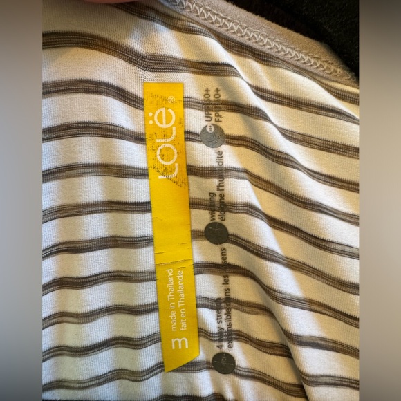 Lole Womens Gray Striped Short Sleeve Slim Fit Top- Size Medium - Picture 3 of 5